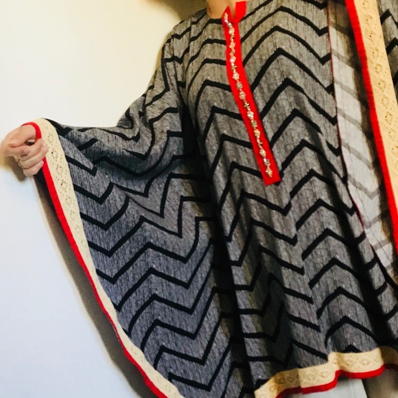 Dress - Picture 5 of 5